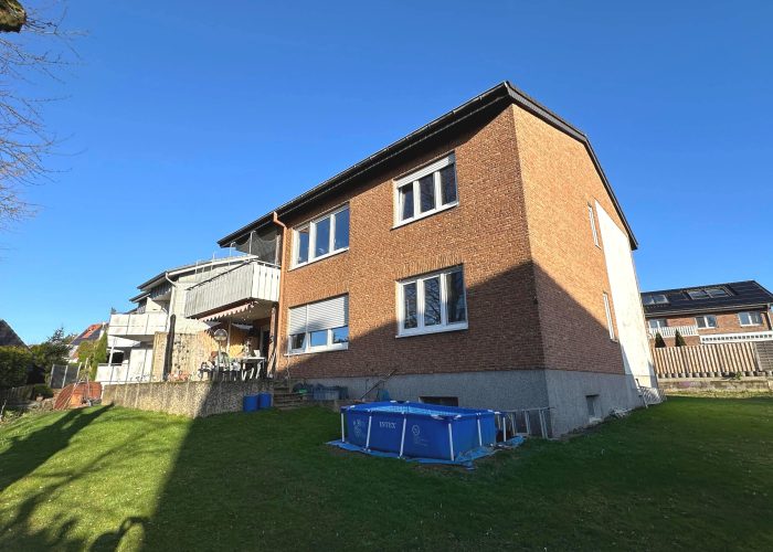 Vermietetes Zweifamilienhaus in ruhiger Wohnlage von Brake