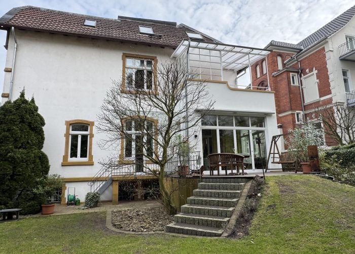 Gründerzeitvilla mit neugotischen Stilelementen in Innenstadtlage