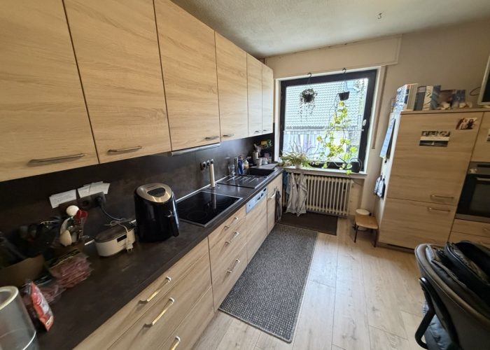 Zweifamilienhaus mit Einliegerwohnung in Lage