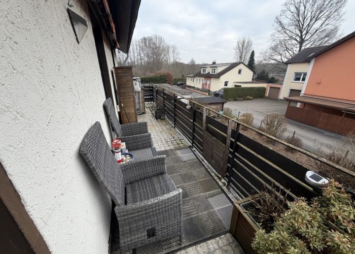 Zweifamilienhaus mit Einliegerwohnung in Lage