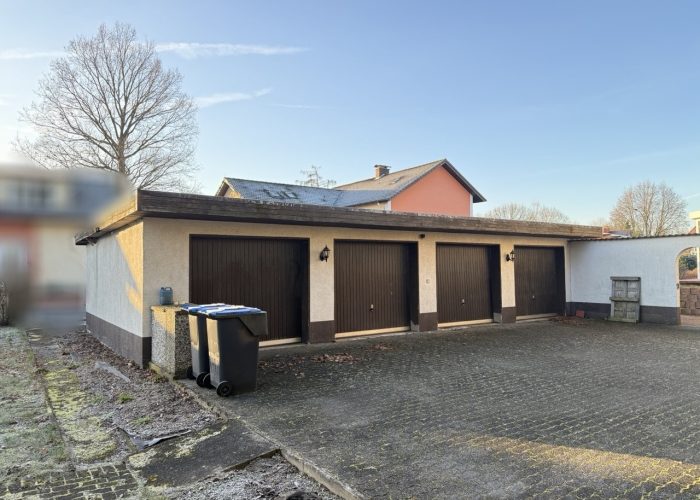 Zweifamilienhaus mit Einliegerwohnung in Lage