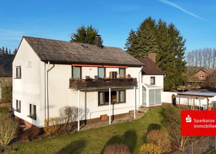 Zweifamilienhaus mit Einliegerwohnung in Lage