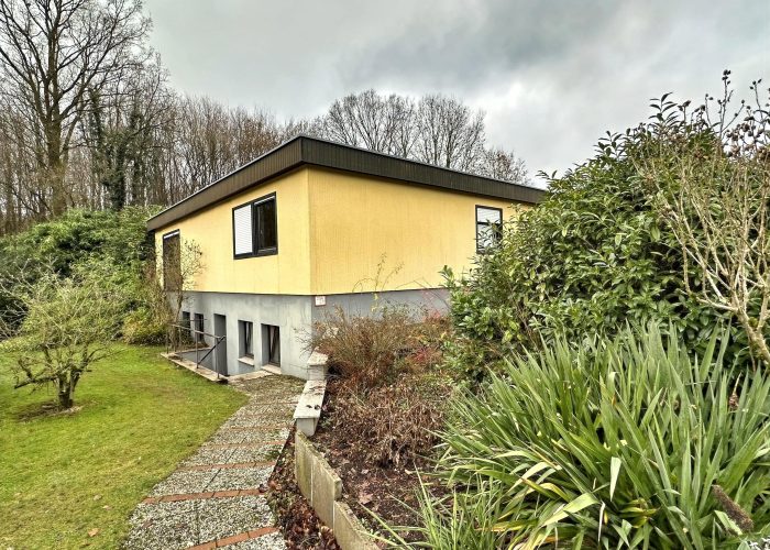 Gepflegter Bungalow in sehr ruhiger Waldlage von Brake